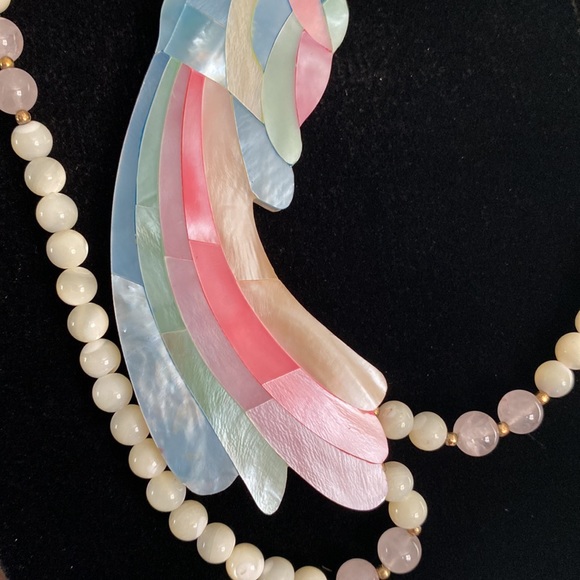 Vintage Karla Jordan Mother of Pearl Inlay Quartz Parrott Necklace - Picture 3 of 9